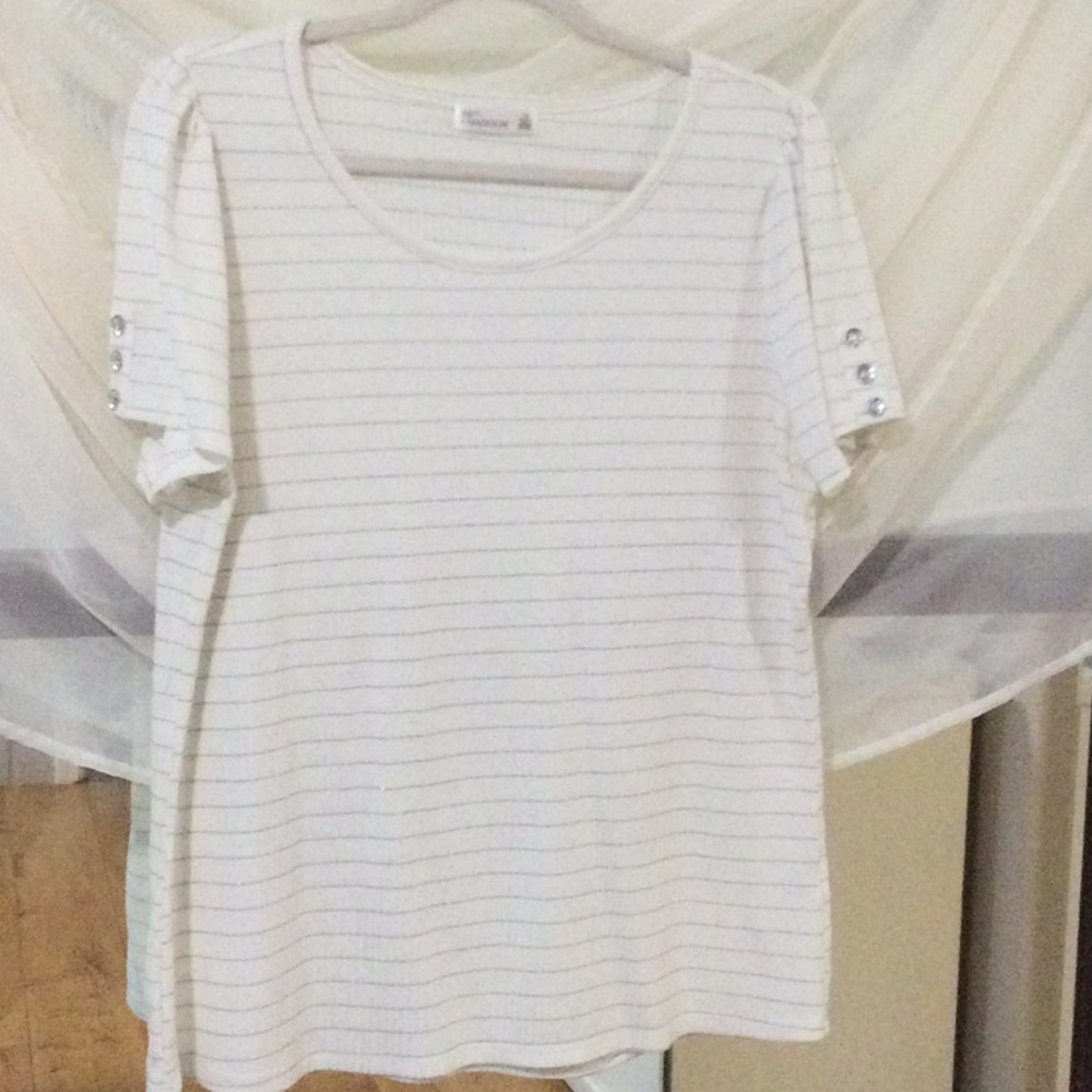 Soft cream tee